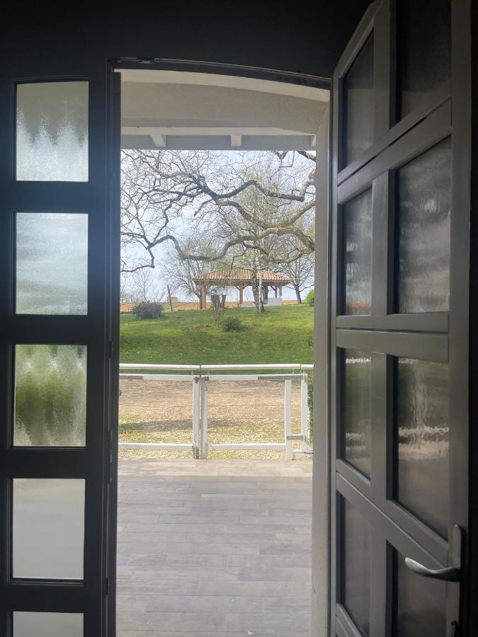 Domaine Des Peyries - Chambres Et Table D'Hotes Saint-Barthelemy-d'Agenais المظهر الخارجي الصورة