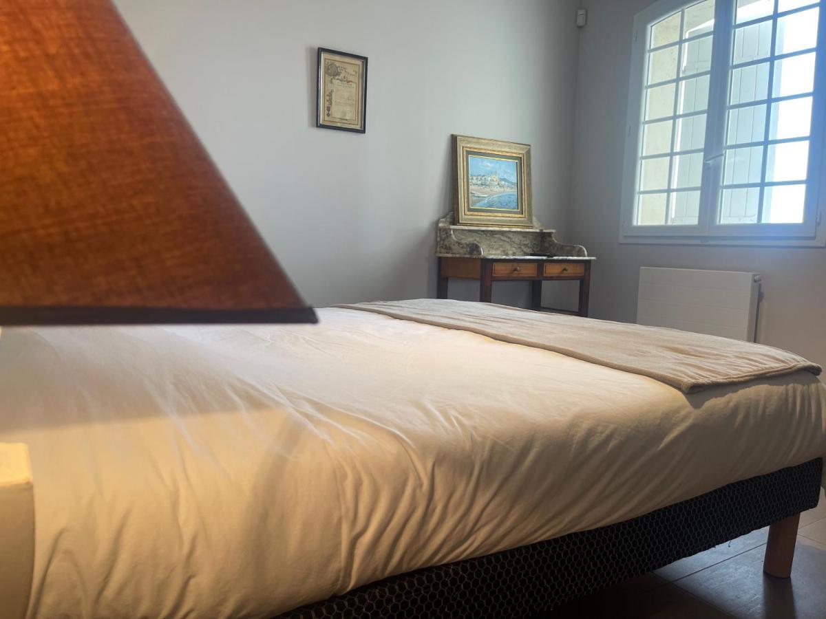 Domaine Des Peyries - Chambres Et Table D'Hotes Saint-Barthelemy-d'Agenais المظهر الخارجي الصورة