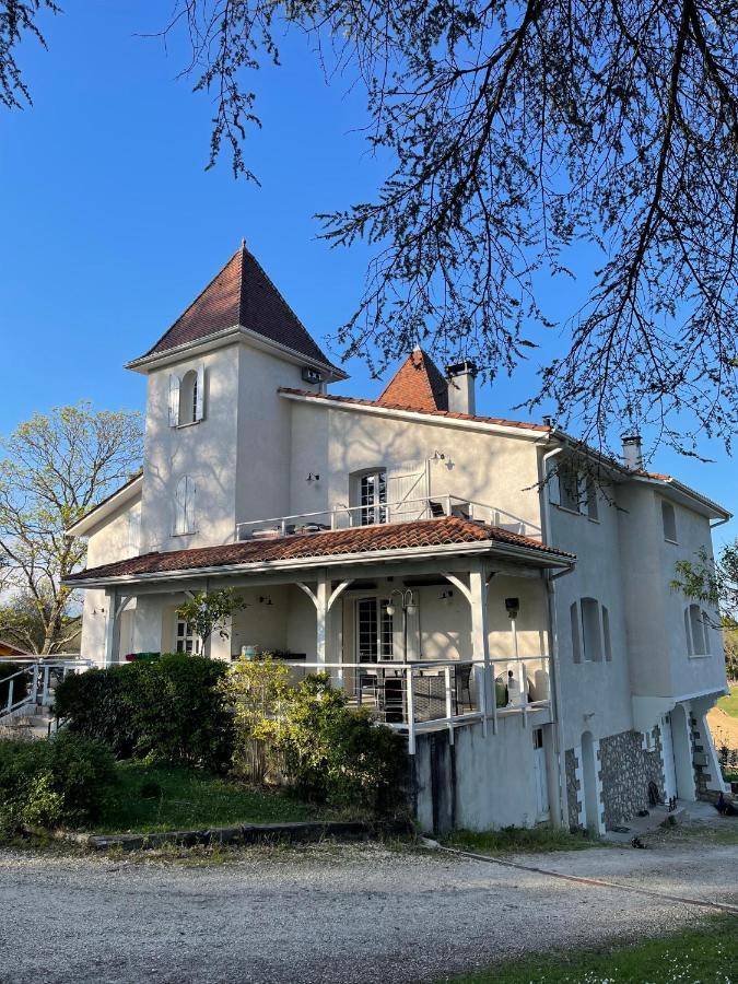 Domaine Des Peyries - Chambres Et Table D'Hotes Saint-Barthelemy-d'Agenais المظهر الخارجي الصورة